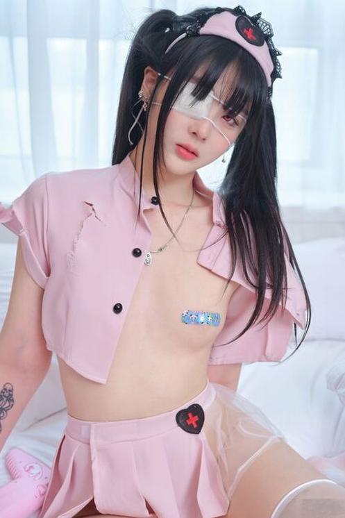 好看的AAA裸体美女图片 全身无衣服赤裸风骚美女图片